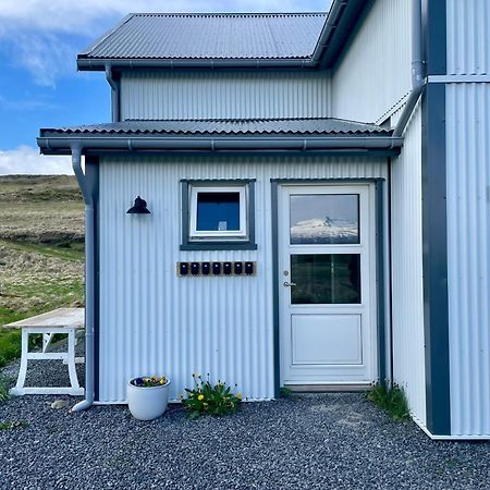 Lindarholl Guesthouse Stori-Bakki Exteriör bild