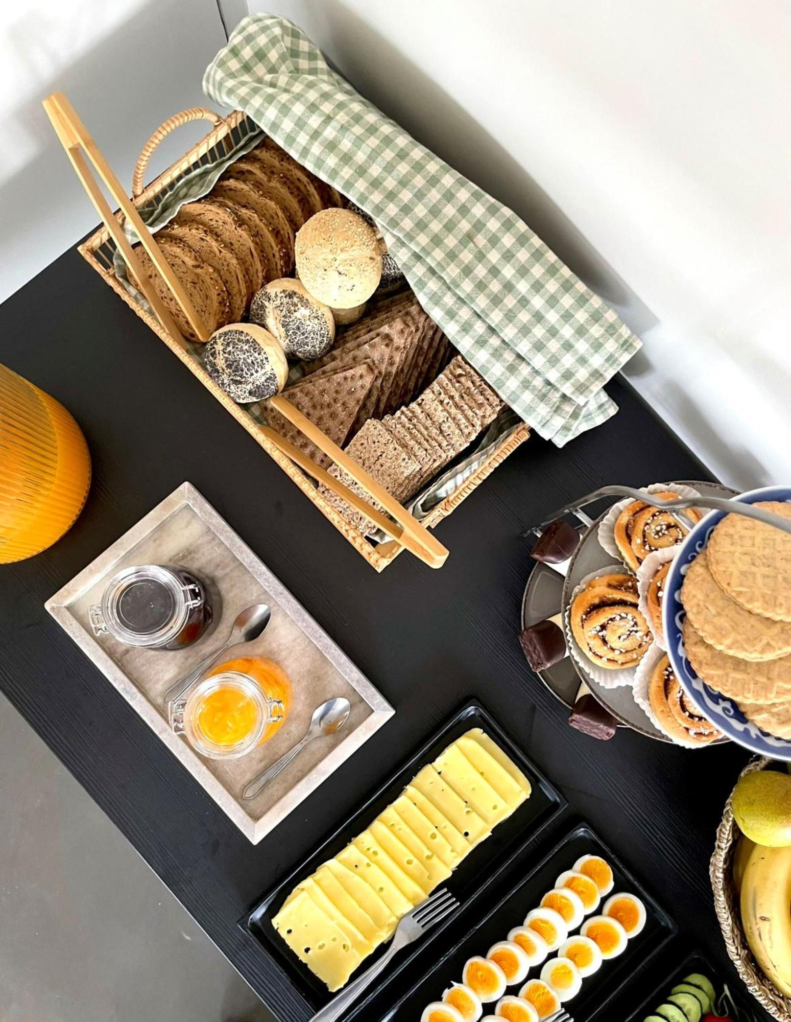 Lindarholl Guesthouse Stori-Bakki Exteriör bild