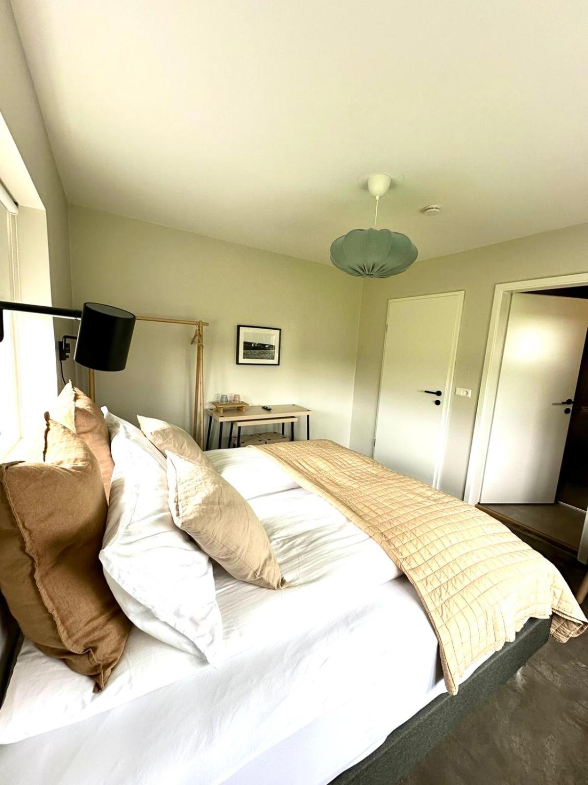 Lindarholl Guesthouse Stori-Bakki Exteriör bild